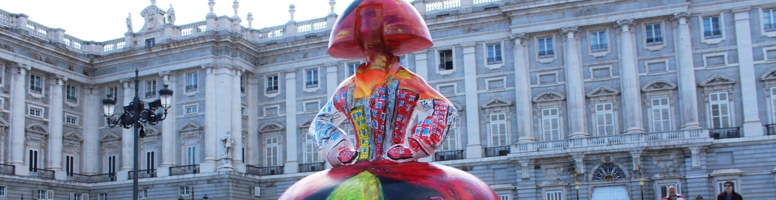What is the Menina Madrid Gallery? | Madrid City Tour